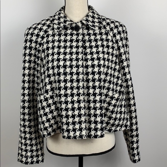 Kate Hill Jackets & Blazers - Kate Hill Black and White Blazer Size 4